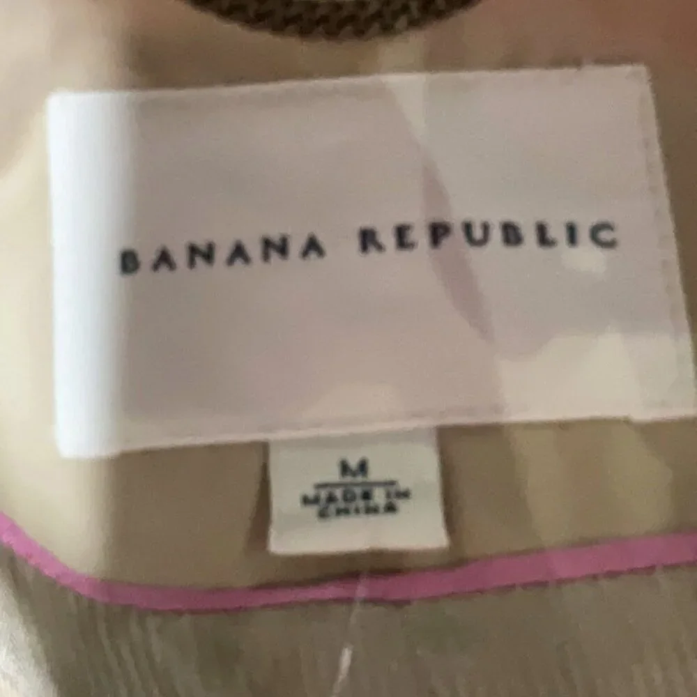 Banana Republic Belted Trench Cape in Light Khaki - Picture 4 of 5